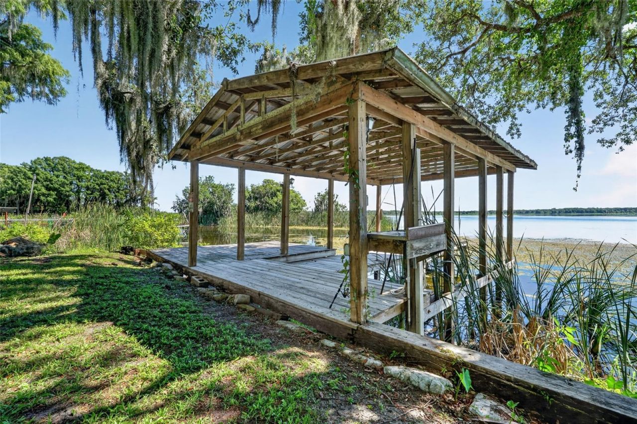 4136 Cr 400 , Lake Panasoffkee, FL 33538 Photo