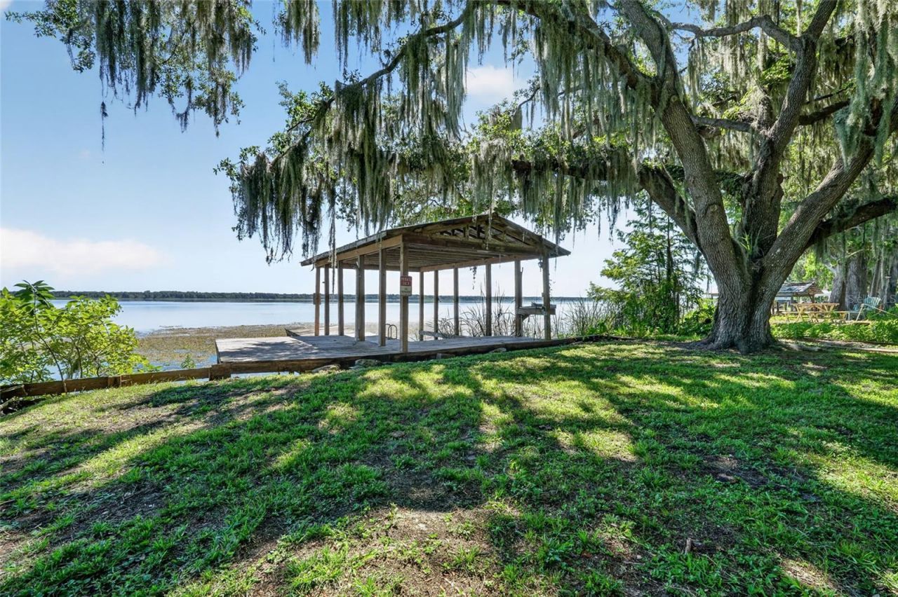 4136 Cr 400 , Lake Panasoffkee, FL 33538 Photo