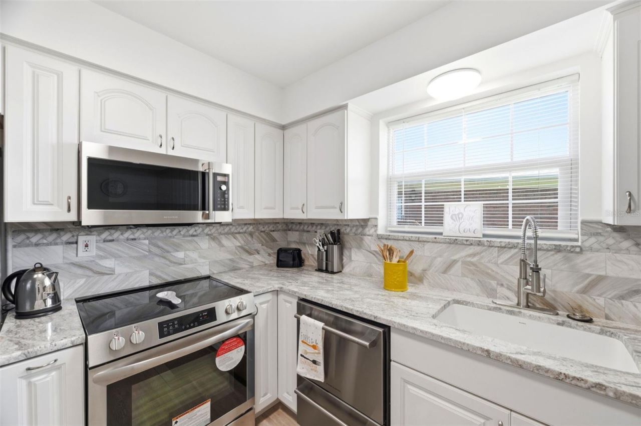 3595 40th Avenue S, Unit 3, Saint Petersburg, FL 33711 Photo