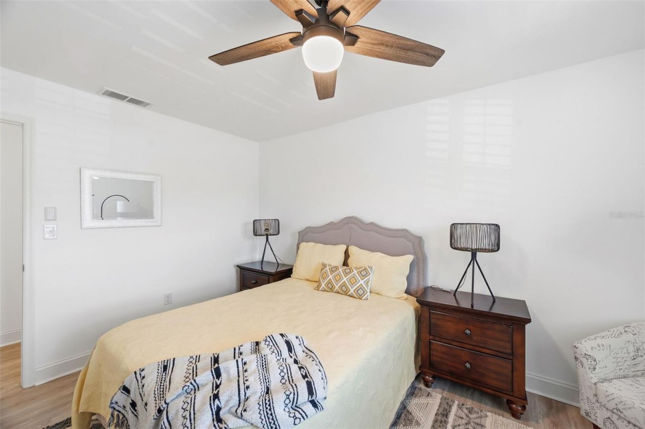 3595 40th Avenue S, Unit 3, Saint Petersburg, FL 33711 Photo