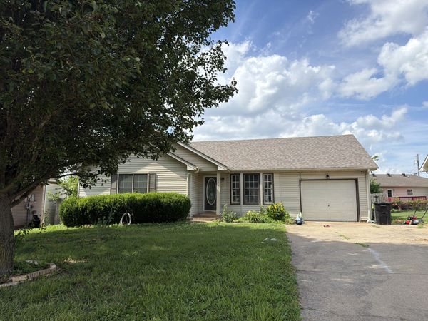 3267 N Senseney Cir , Clarksville, TN 37042