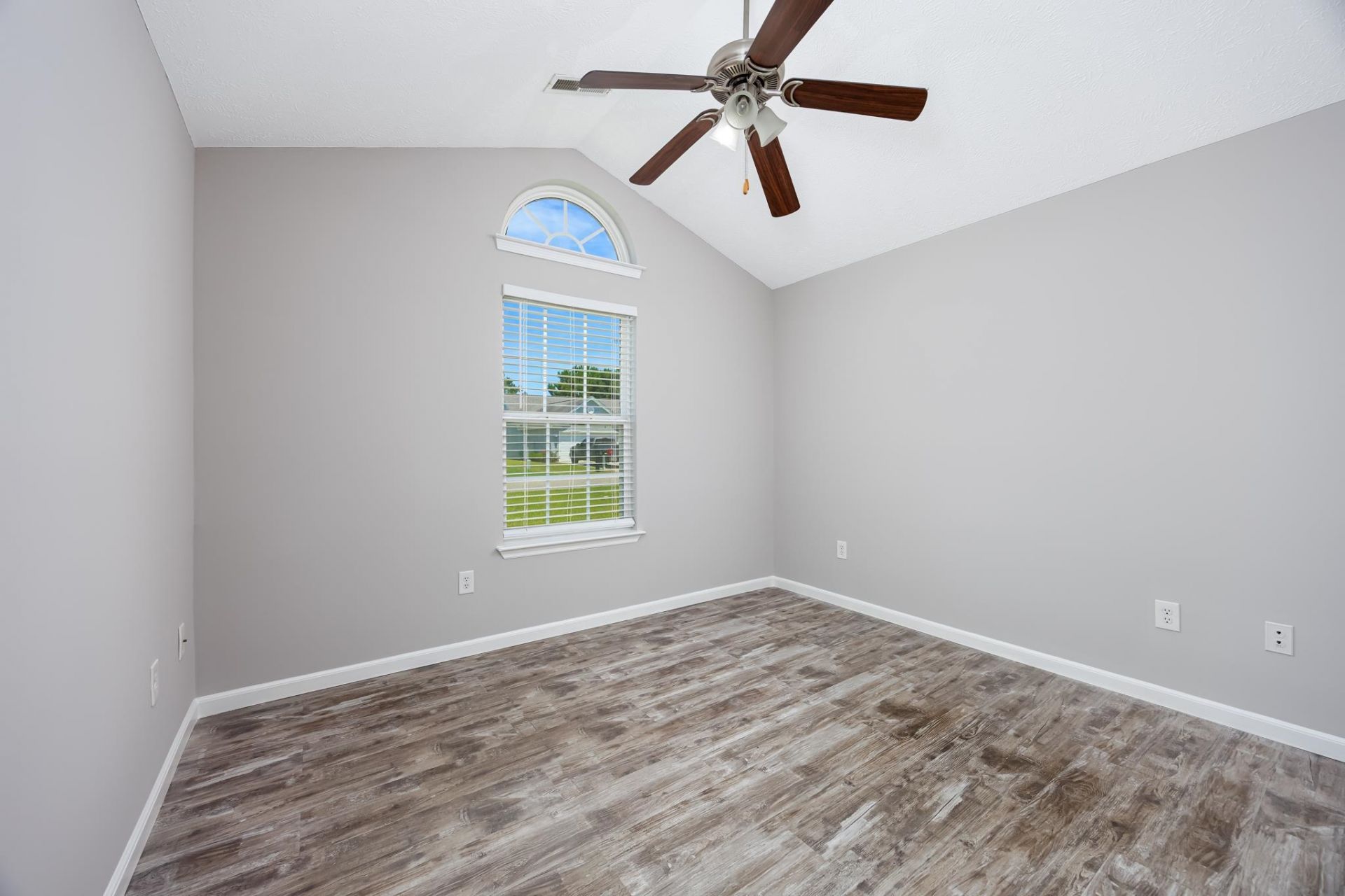 151 Heath Dr. Photo 24