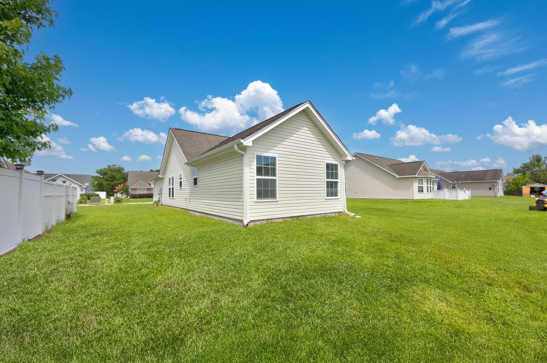 151 Heath Dr. Photo 36