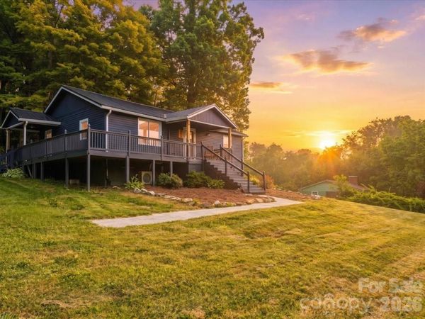 352 Jakes Branch Road , Spruce Pine, NC 28777