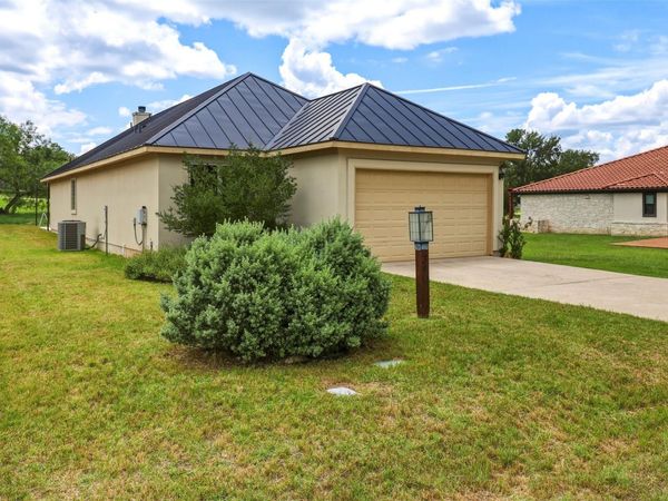 340 Sun Ray , Horseshoe Bay, TX 78657