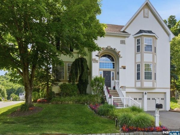 1 Rock Ledge, OAKLAND, NJ 07436