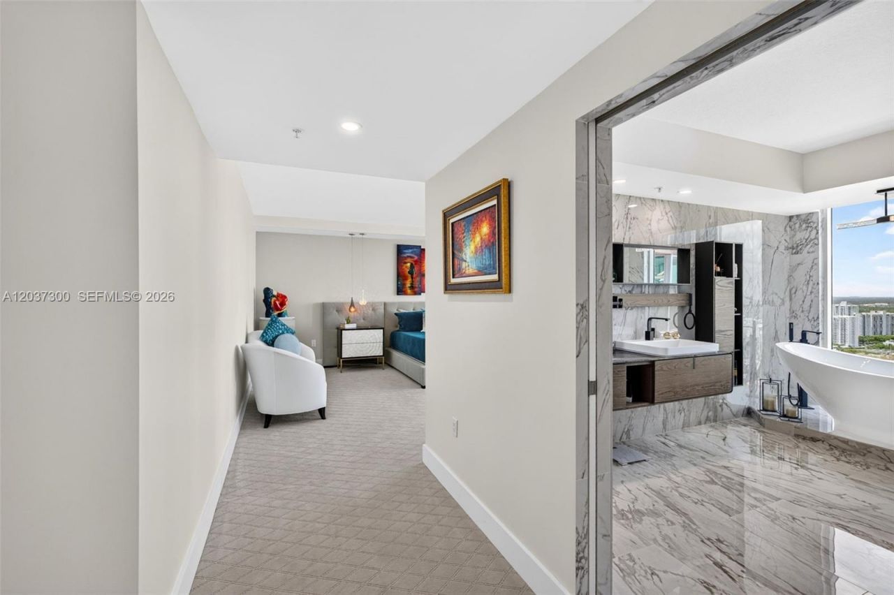 3370 Hidden Bay Dr, Unit #UPH3715, Aventura, FL 33180 Photo