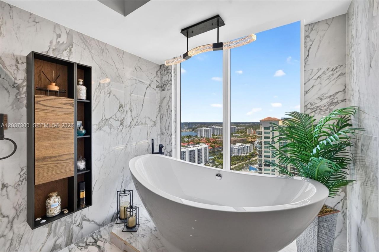 3370 Hidden Bay Dr, Unit #UPH3715, Aventura, FL 33180 Photo