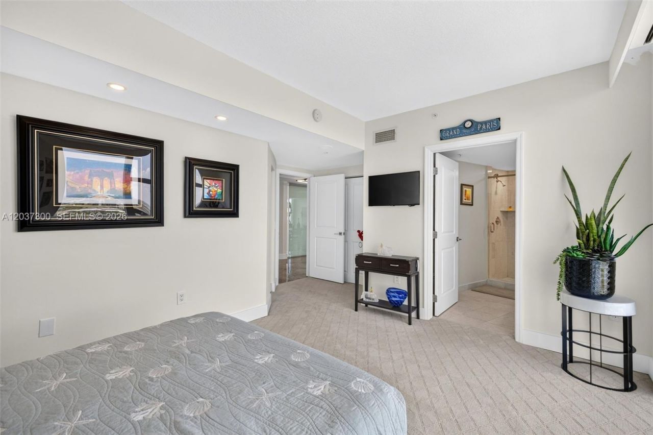 3370 Hidden Bay Dr, Unit #UPH3715, Aventura, FL 33180 Photo
