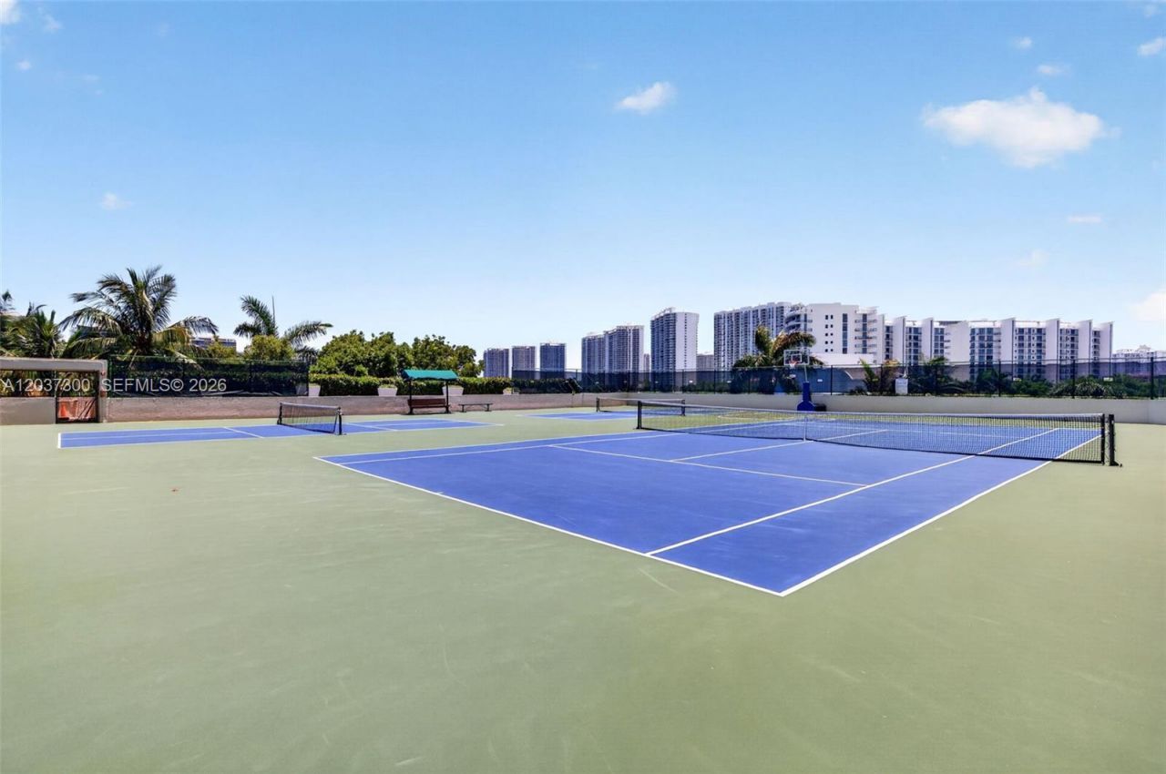 3370 Hidden Bay Dr, Unit #UPH3715, Aventura, FL 33180 Photo