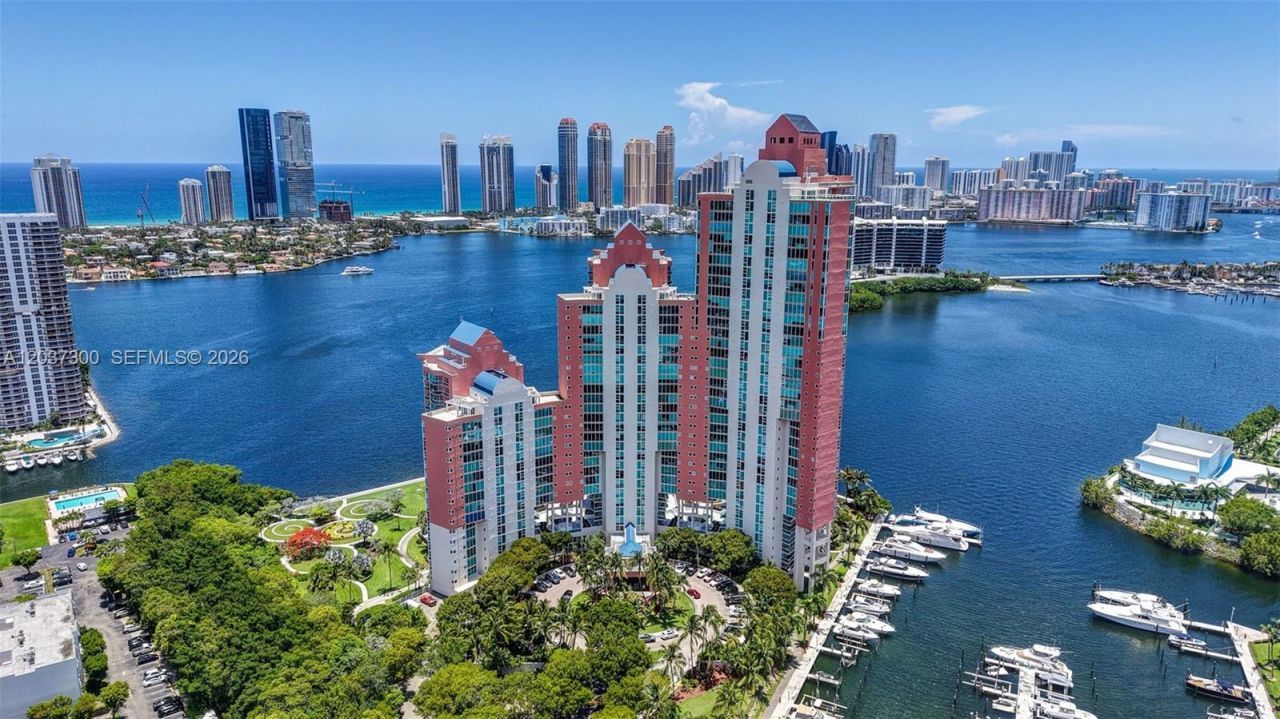 3370 Hidden Bay Dr, Unit #UPH3715, Aventura, FL 33180 Photo