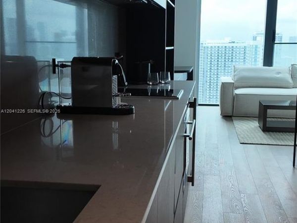 20 NE 11th St , Unit 1505, Miami, FL 33132