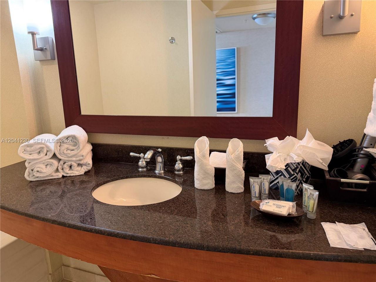 18001 Collins Ave, Unit 618, Sunny Isles Beach, FL 33160 Photo