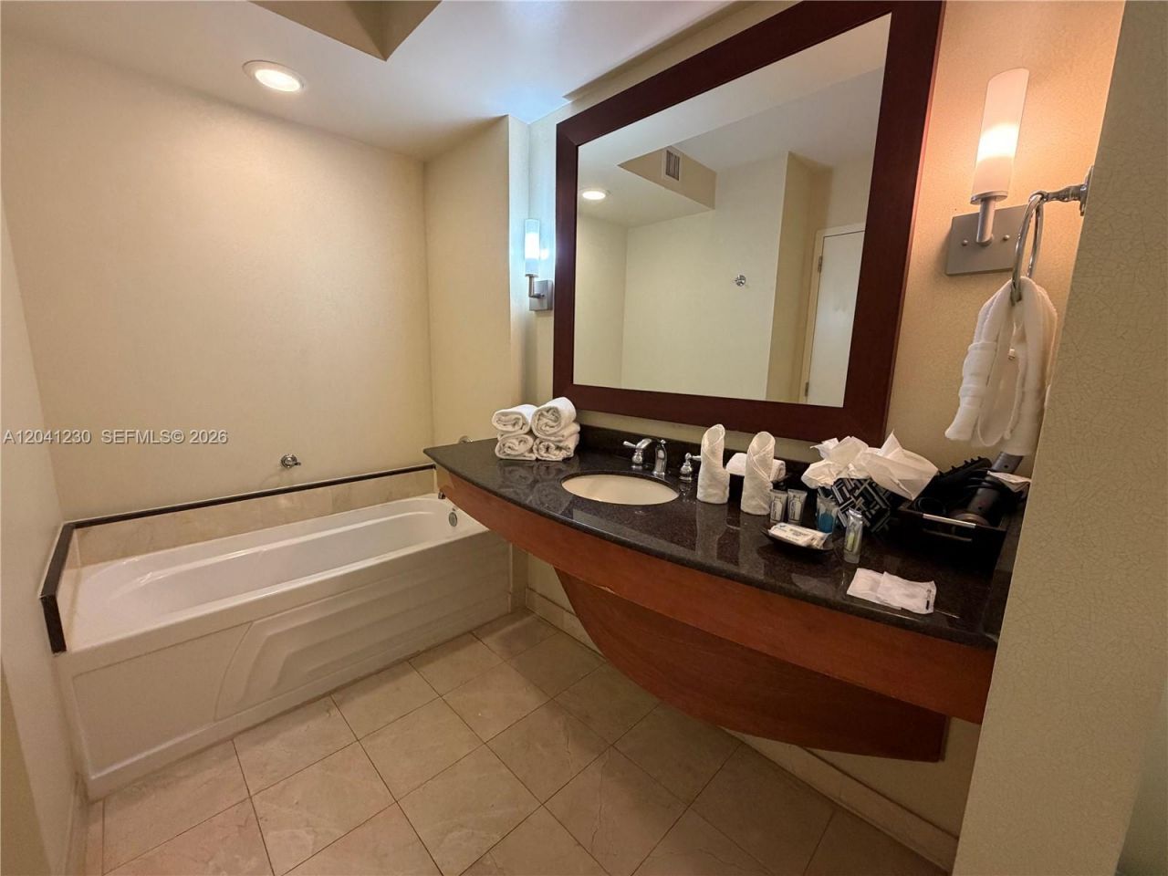 18001 Collins Ave, Unit 618, Sunny Isles Beach, FL 33160 Photo