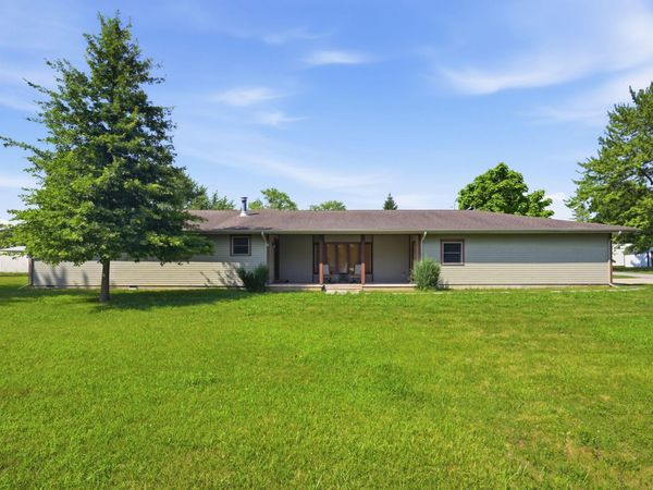 8 Meridian Drive, Hartford City, IN 47348