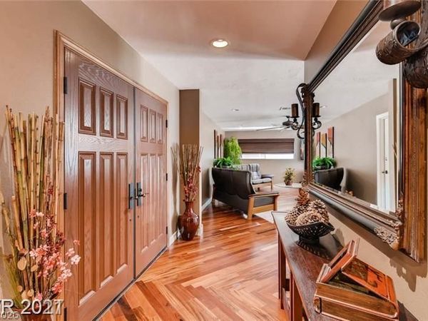 121 E Mulberry Drive, Henderson, NV 89015