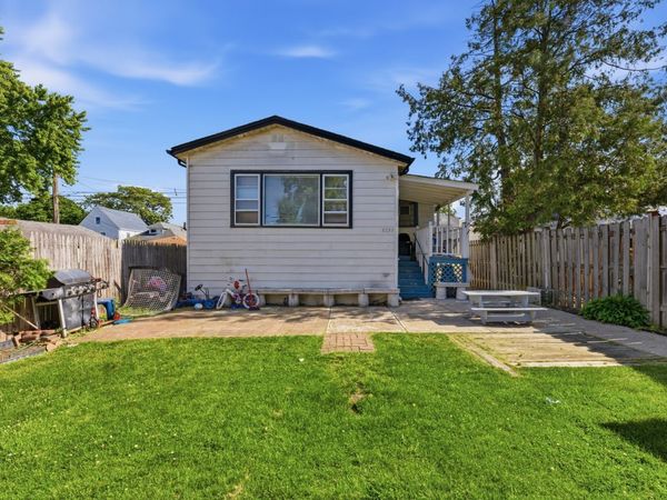 3733 W 64th Street , Chicago, IL 60629