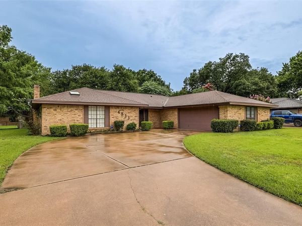 4533 Cinnamon Hill Drive , Fort Worth, TX 76133