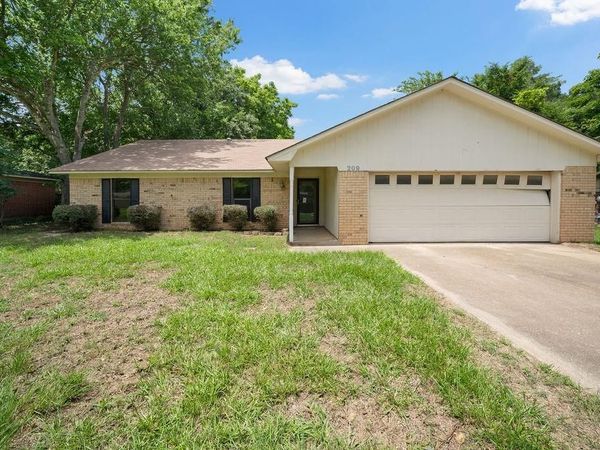 209 Magnolia , Chandler, TX 75758