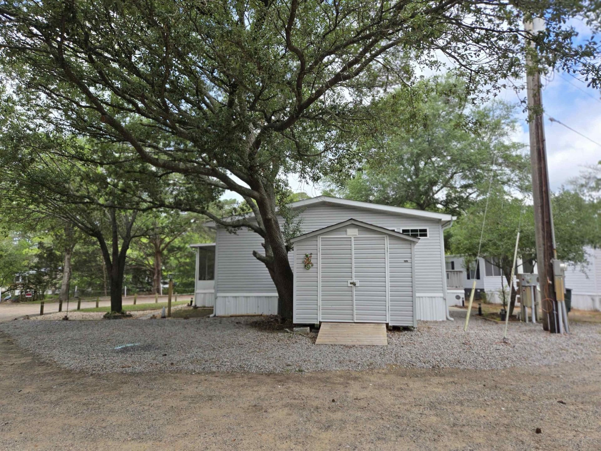 457 E Banks Dr. Photo 10