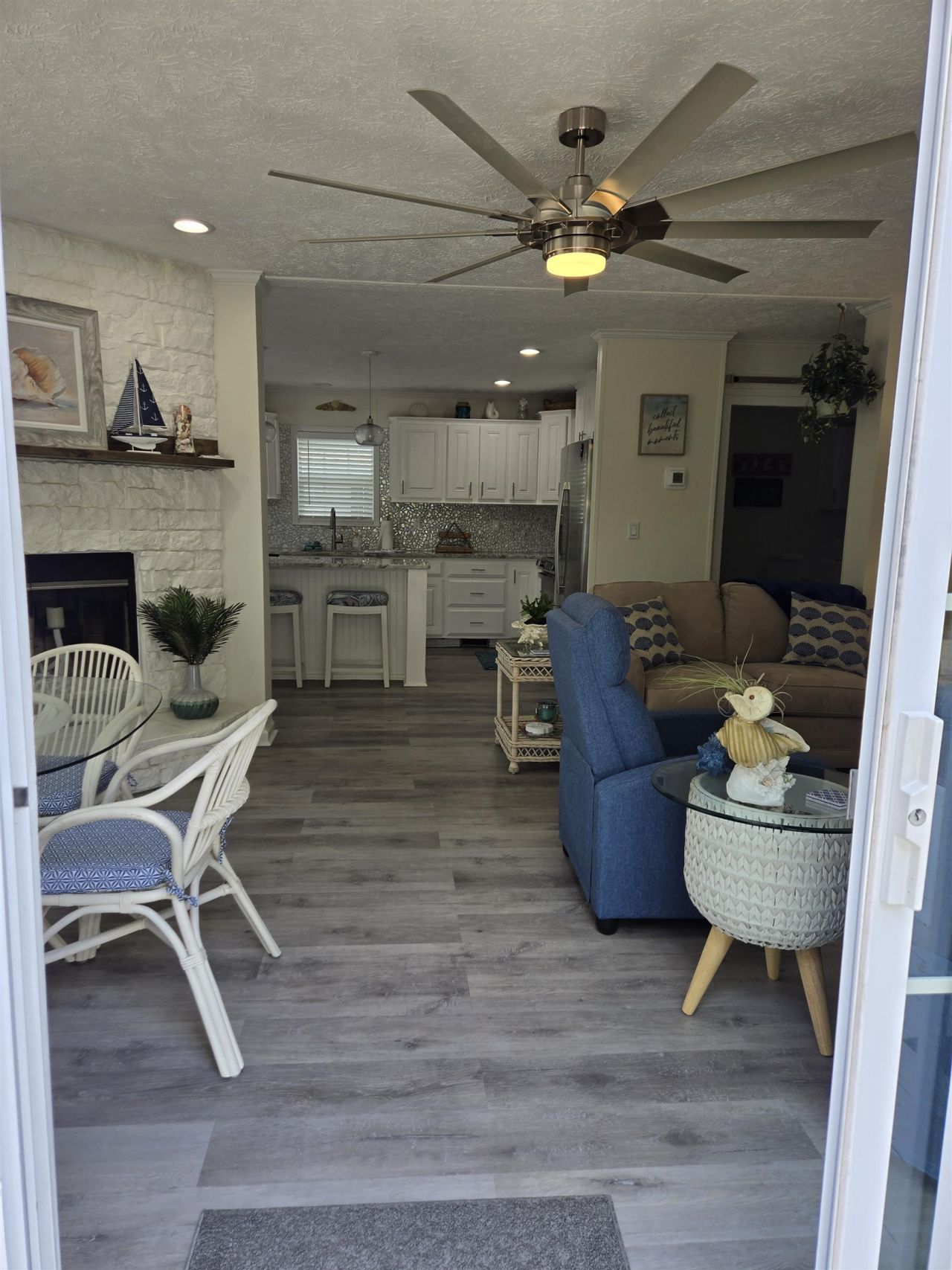 457 E Banks Dr. Photo 31