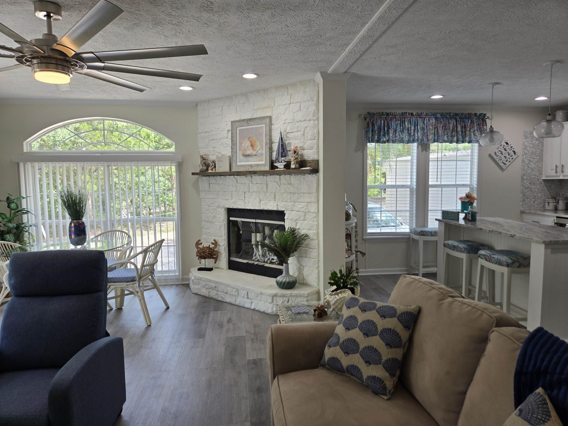 457 E Banks Dr. Photo 34