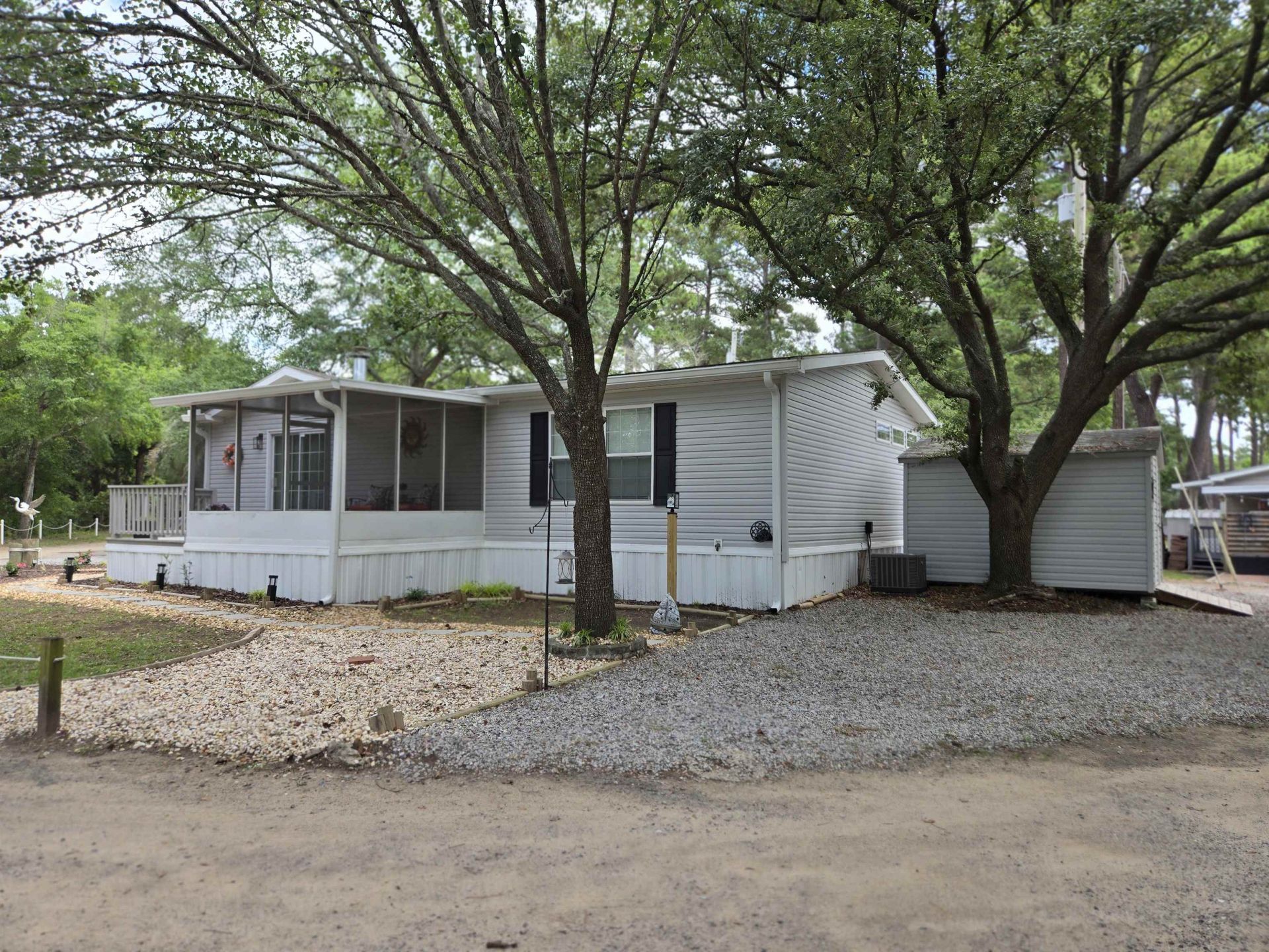 457 E Banks Dr. Photo 5