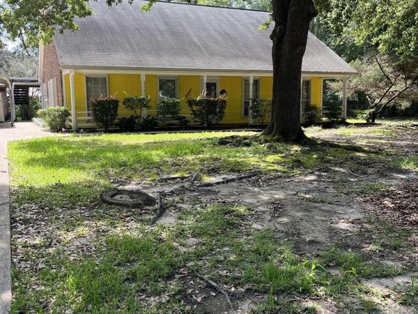 218 White Boulevard, Ocean Springs, MS 39564
