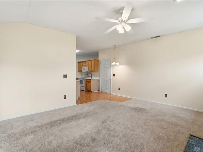 1227 Mals Way, Miamisburg, OH 45342 Photo 15