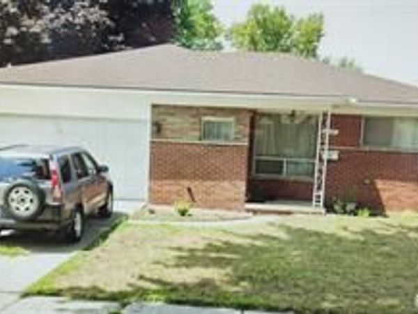 28661 Panama Street, Warren, MI 48092