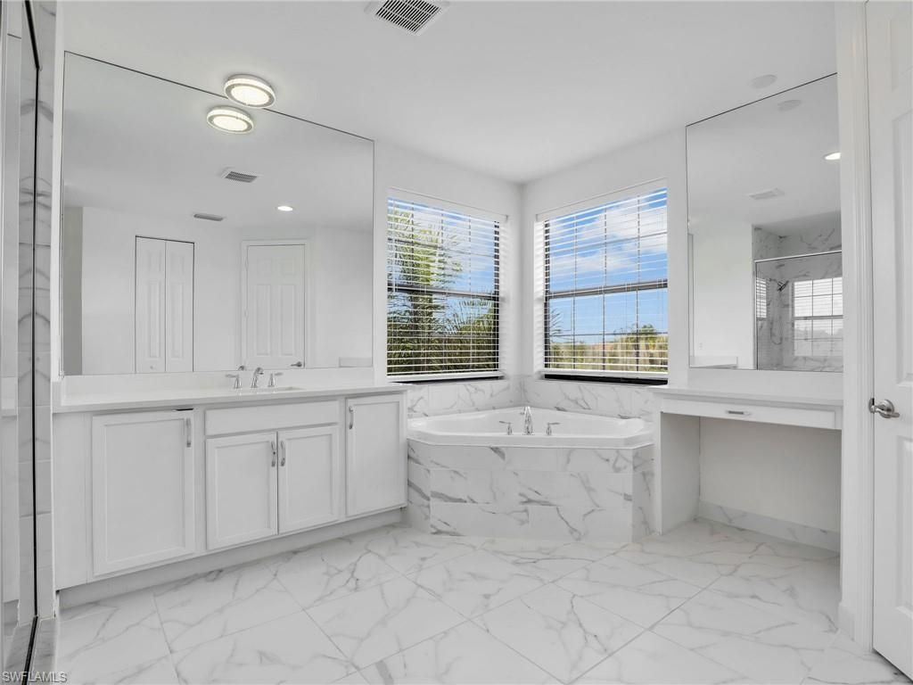10008 Chesapeake Bay Dr , Fort Myers, FL 33913 Photo