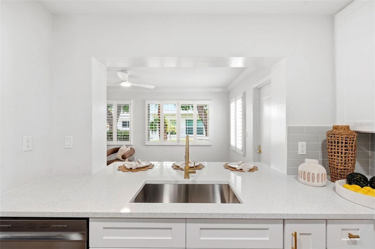 9128 142nd Street, Seminole, FL 33776 Photo