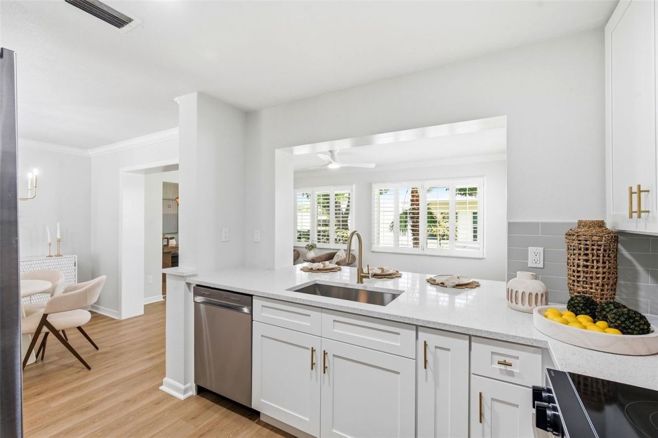 9128 142nd Street, Seminole, FL 33776 Photo