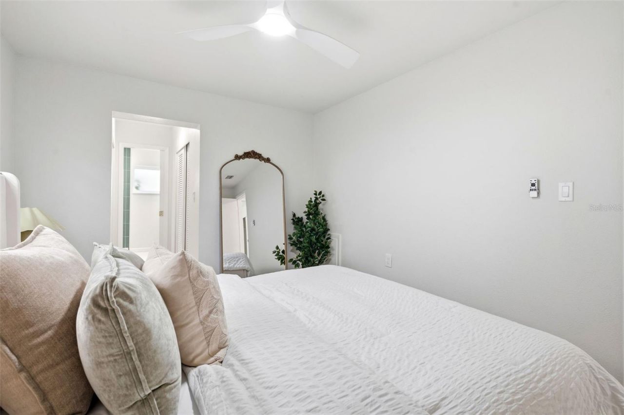 9128 142nd Street, Seminole, FL 33776 Photo