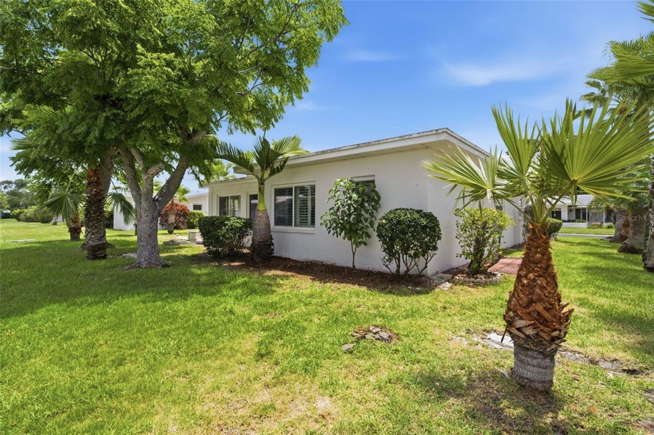 9128 142nd Street, Seminole, FL 33776 Photo