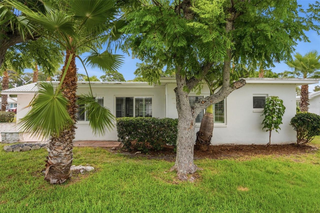 9128 142nd Street, Seminole, FL 33776 Photo