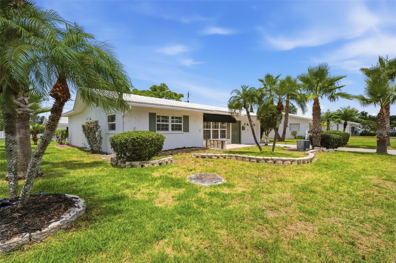 9128 142nd Street, Seminole, FL 33776 Photo