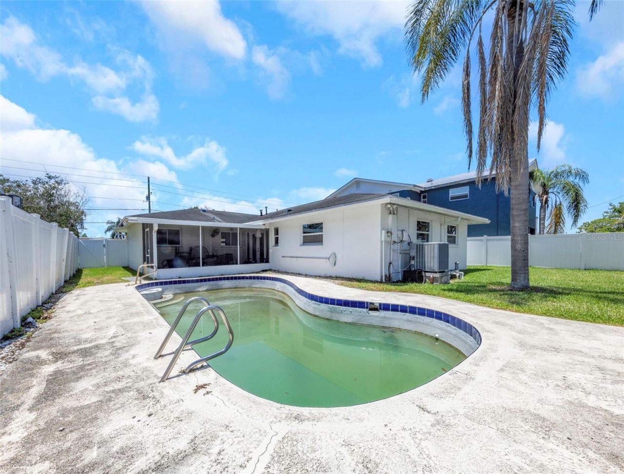 5701 Denver Street Ne, Saint Petersburg, FL 33703 Photo