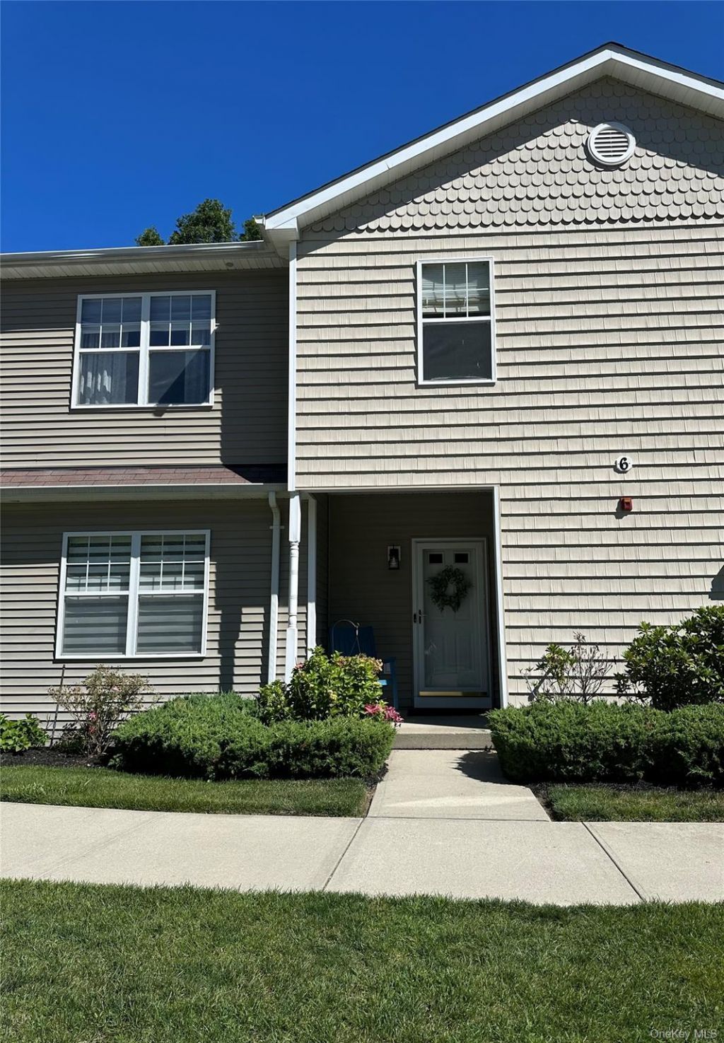 33 Daremy Circle , Medford, NY 11763 Main Photo