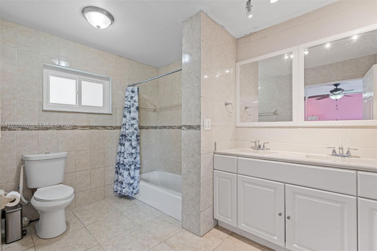 20950 SW 232nd St , Miami, FL 33170 Photo