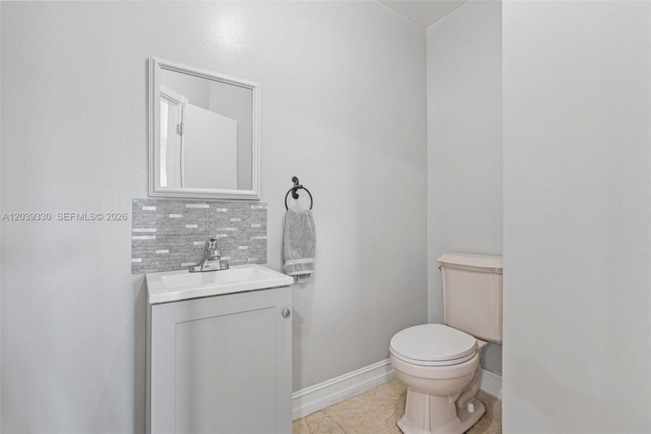 20950 SW 232nd St , Miami, FL 33170 Photo