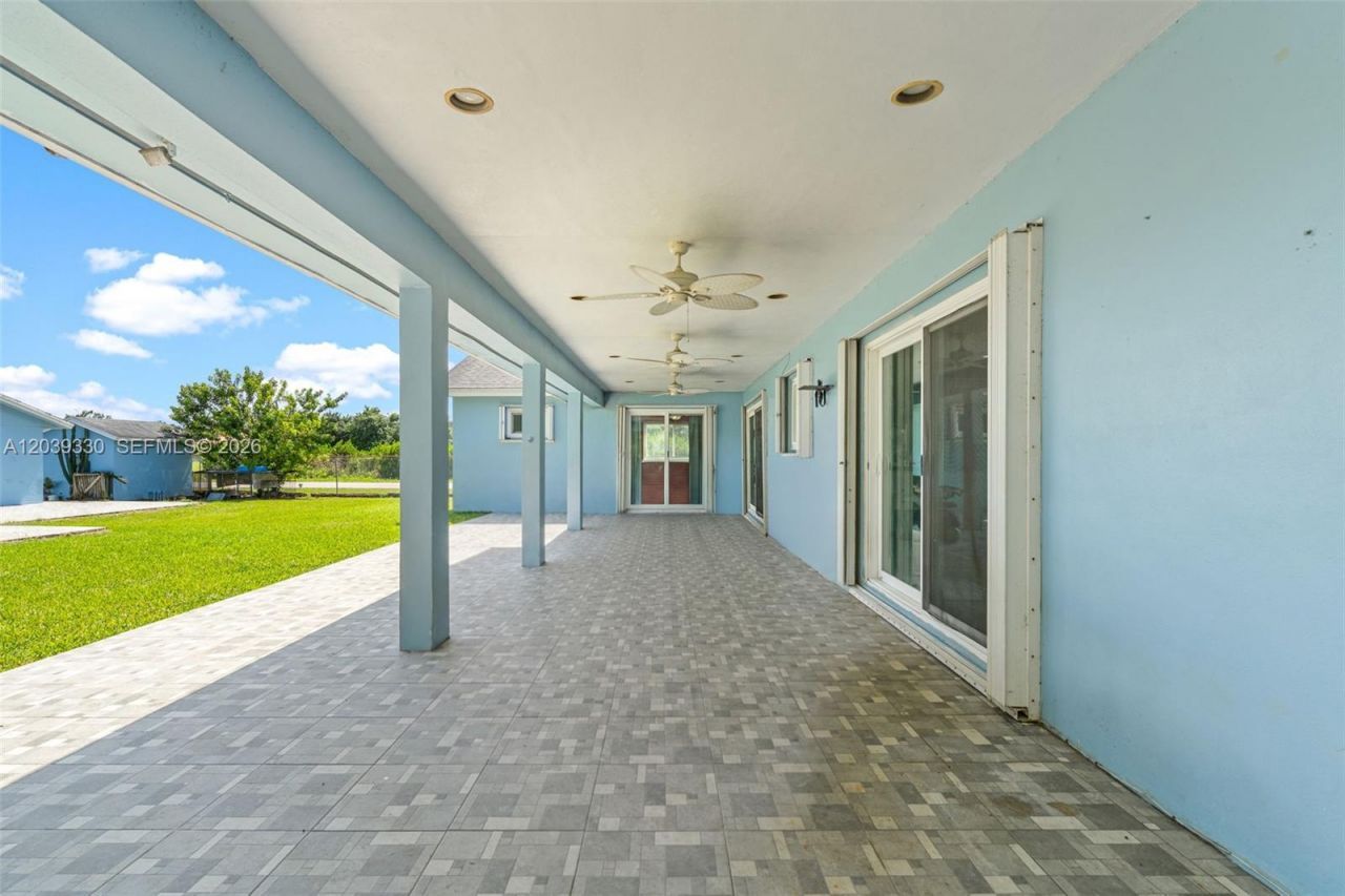 20950 SW 232nd St , Miami, FL 33170 Photo