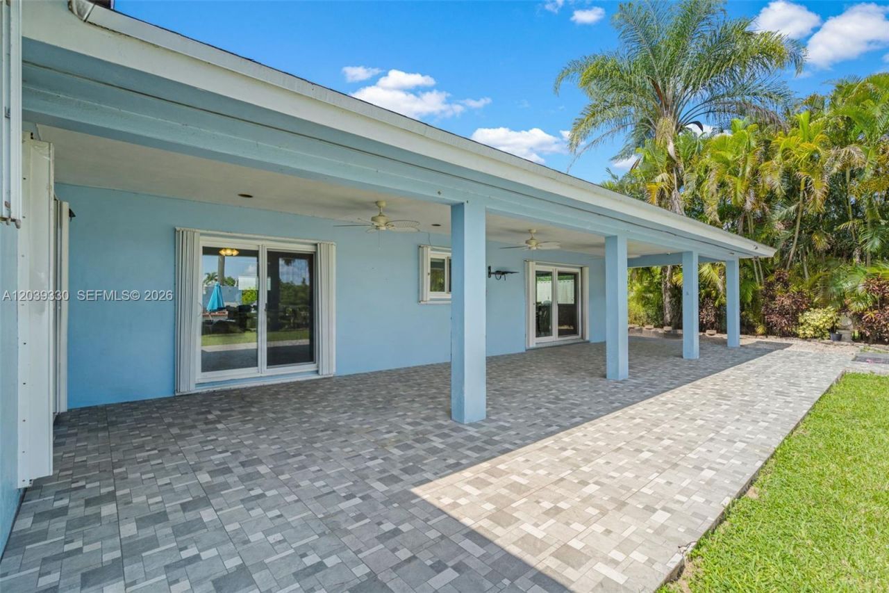 20950 SW 232nd St , Miami, FL 33170 Photo