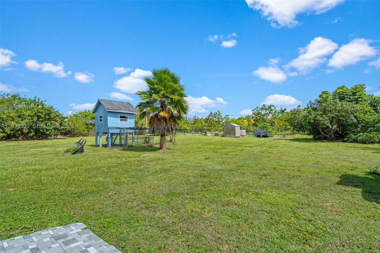 20950 SW 232nd St , Miami, FL 33170 Photo