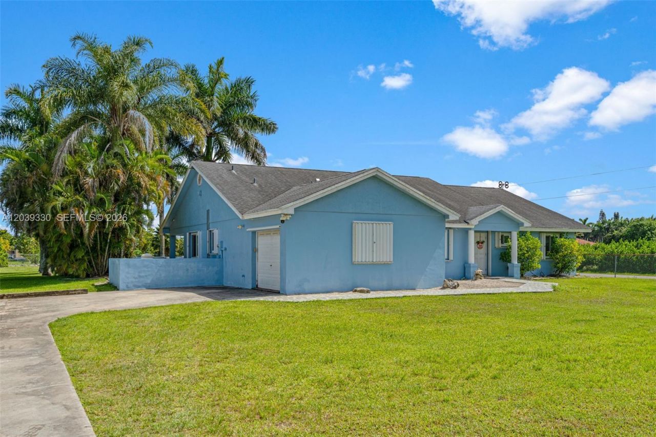 20950 SW 232nd St , Miami, FL 33170 Photo