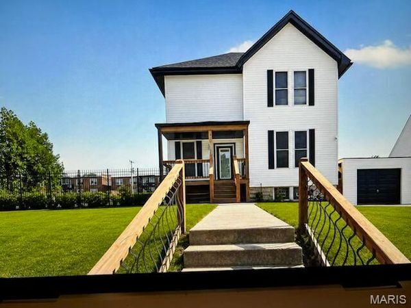 5588 Bartmer Avenue, St Louis, MO 63112