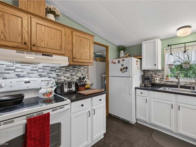 13041 Kevin Lane, Chardon, OH 44024 Photo 20