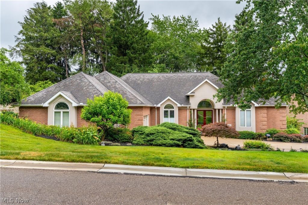 4126 Glenmoor Road Nw, Canton, OH 44718 Main Photo