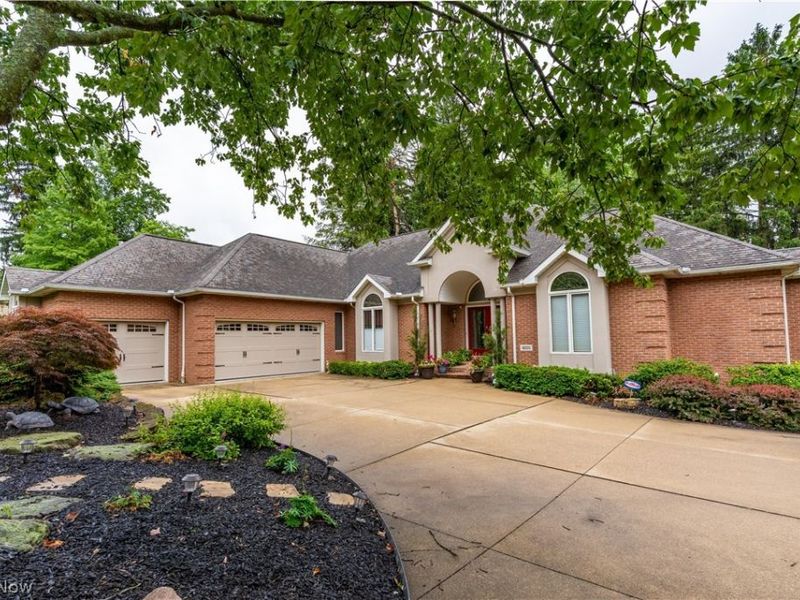 4126 Glenmoor Road NW, Canton, OH 44718 Photo 2