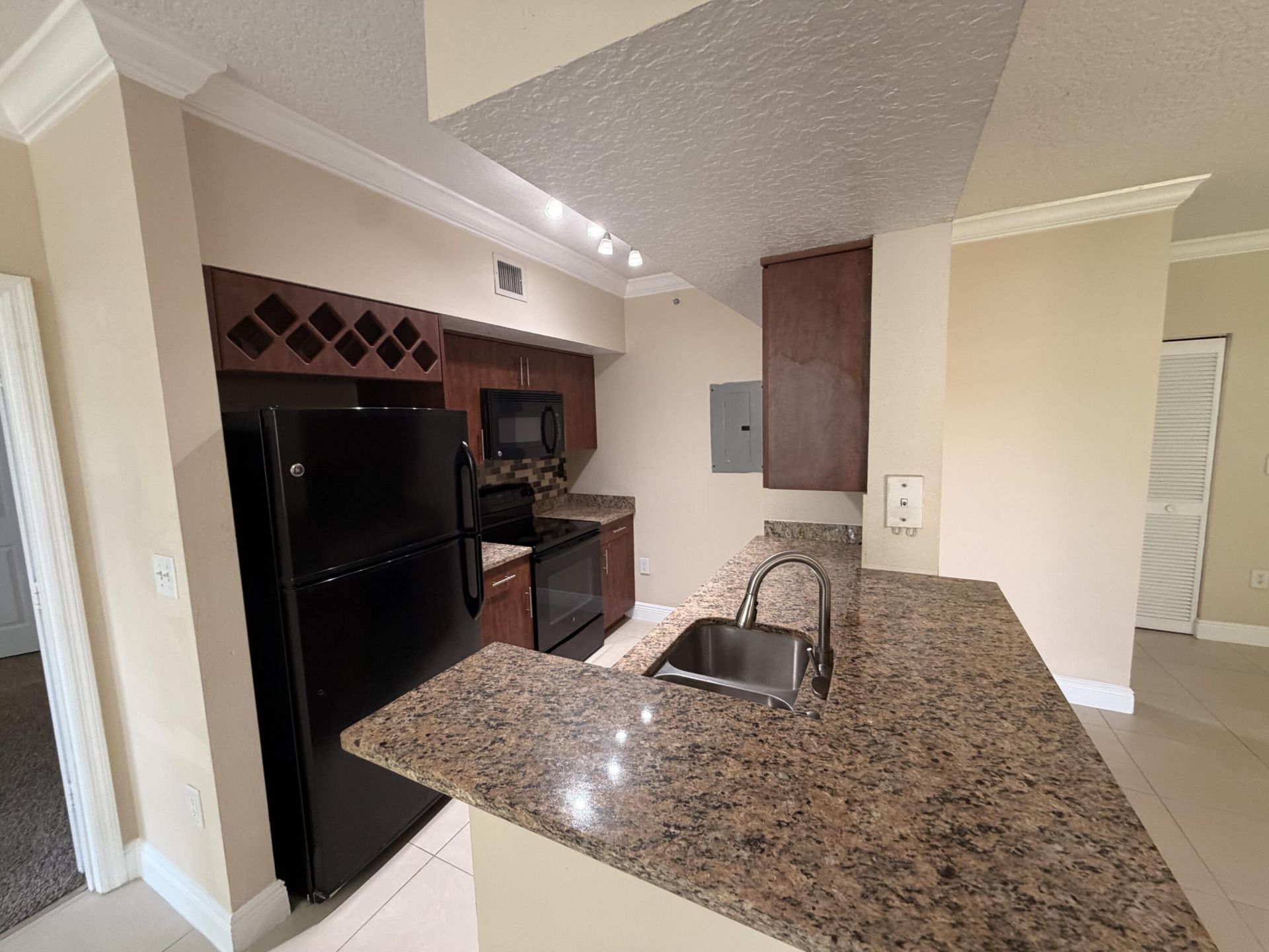 11601 SW 2nd Street, Unit 21104, Pembroke Pines, FL 33025 Photo